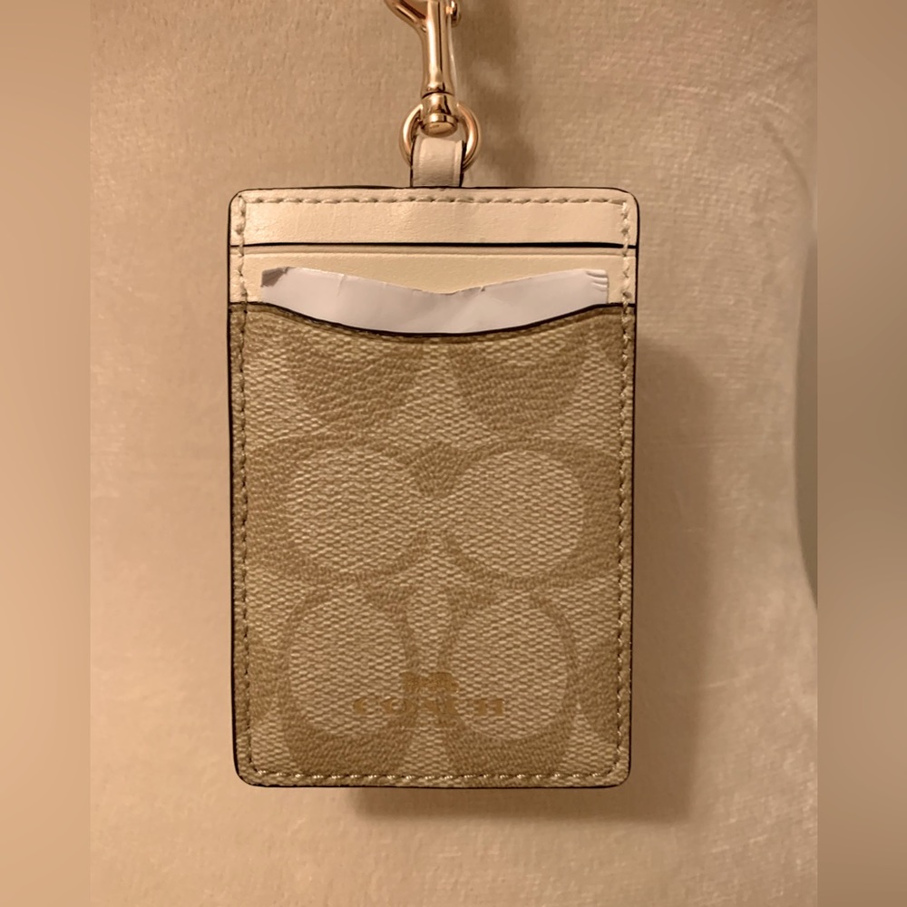 !!NWOT!! Coach key/cardholder!!